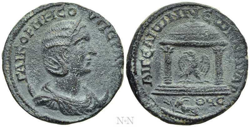 CLAUDIUS with AGRIPPINA II (41-54). Cistophorus. Ephesus. Obv: TI CLAVD CAES AVG AGRIPP AVGVSTA. Jugate laureate busts of Claudius and Agrippina, draped, left. Rev: DIANA EPHESIA. Facing statue of Artemis Ephesia, with supports.
RIC² 119; RPC I 2224. Condition: Near very fine. Weight: 10.53 g. Diameter: 26 mm