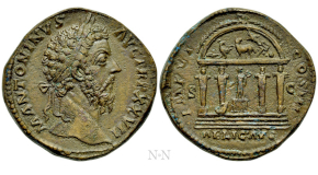 SEPTIMIUS SEVERUS (193-211). Denarius. Rome. Obv: SEVERVS PIVS AVG.
Laureate head right. Rev: LAETITIA / TEMPORVM. Ship with mast and sail in center of circus; above, four quadrigae driven left; below, ostrich, lion, zebra, bear, and stag to right, a bull butting left, and a bear to right, with head left. RIC 274.
Condition: Good very fine. Weight: 2.68 g. Diameter: 20 mm.